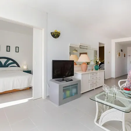 Apartment Tulipanes By Interhome